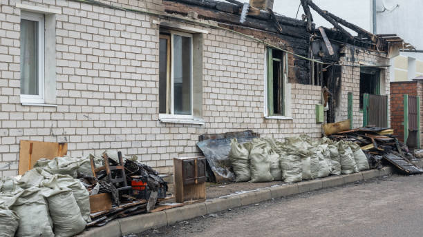 24/7 Emergency Fire Damage Removal experts in Woodside, CA